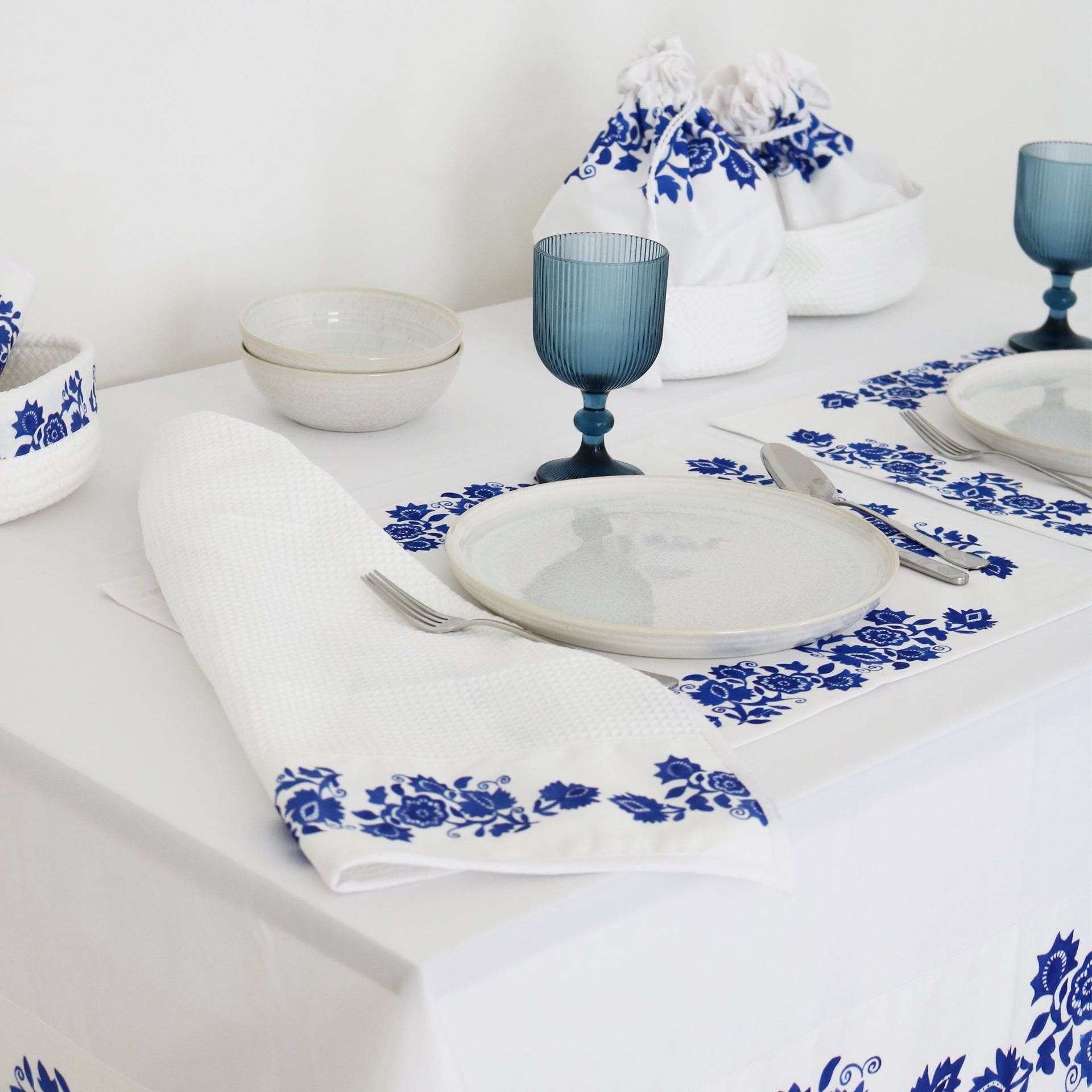 Pano de Cozinha em Favo c/ Aplicação Louça de Viana VR - LethesHome