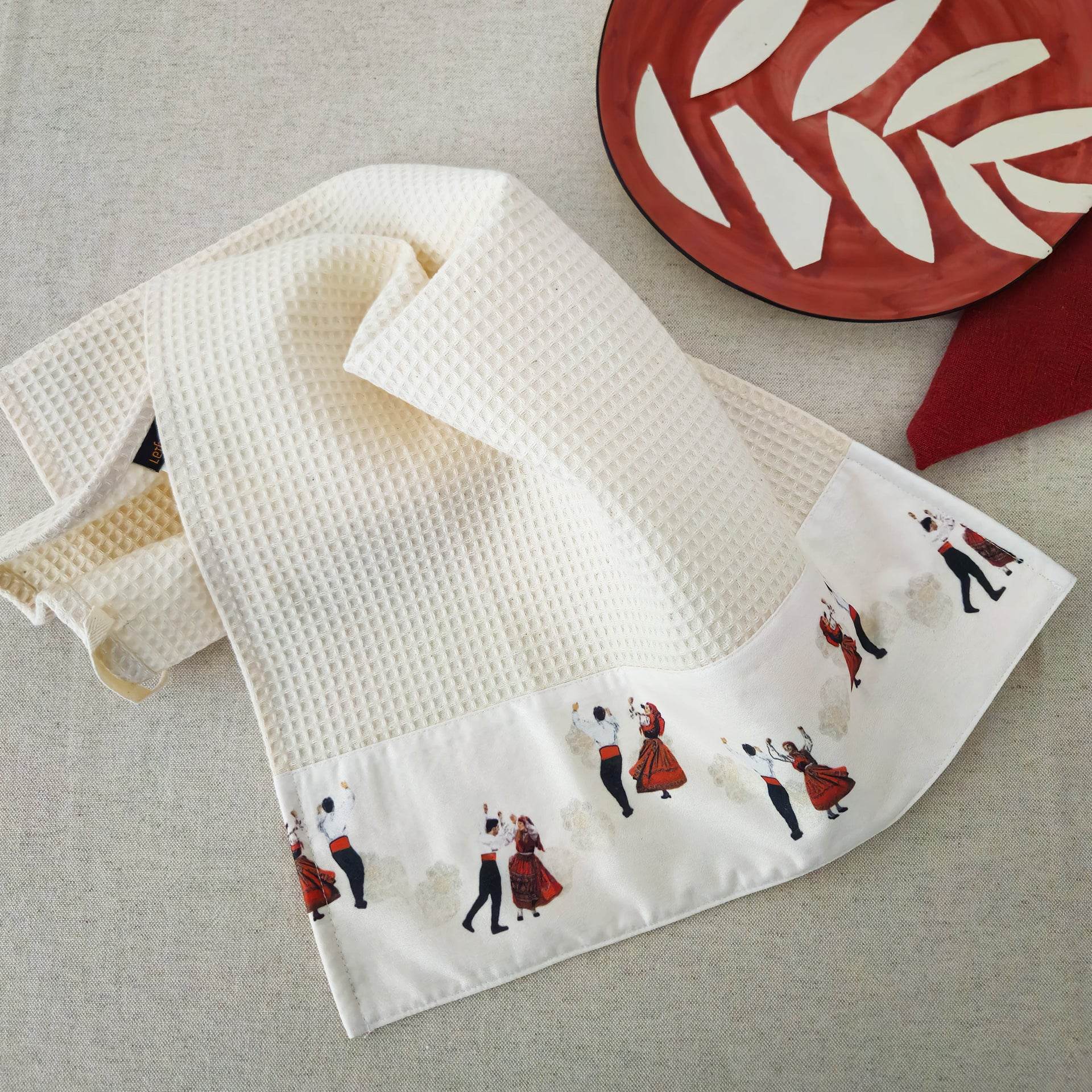 Pano de Cozinha em Favo c/ Aplicação Melânia Gomes - LethesHome