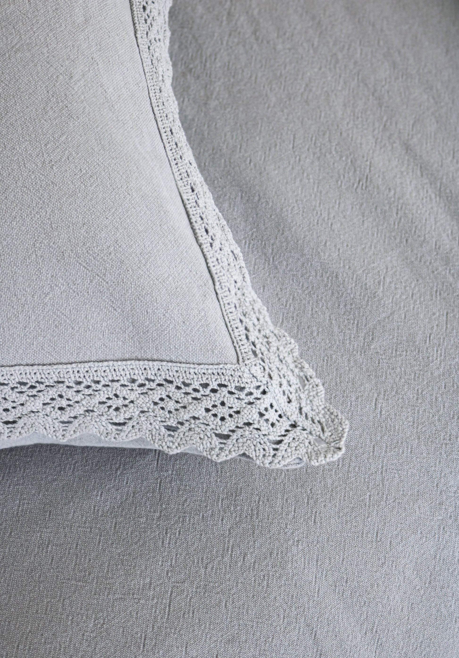 Colcha Acolchoada Tucuman Cor com Renda - LethesHome