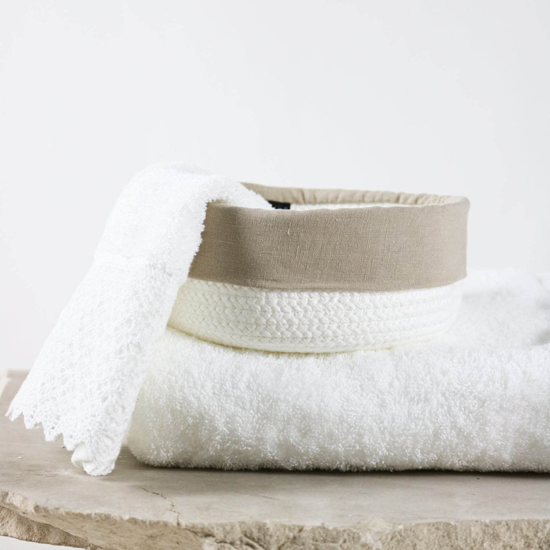 Cesto com Aplicação Linen - LethesHome